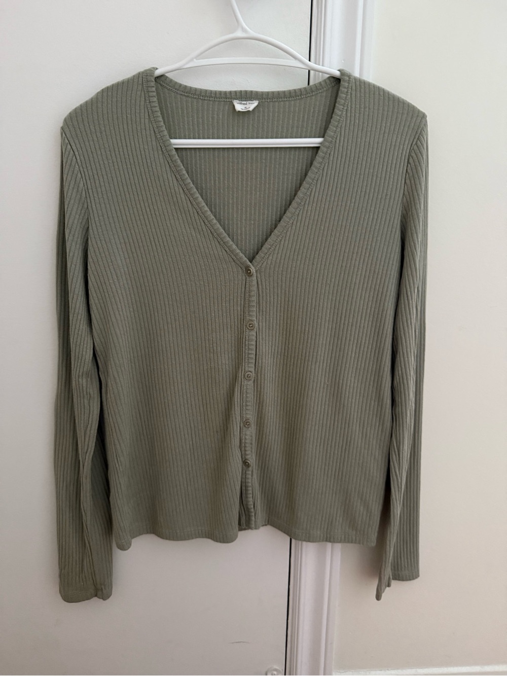 Light Sweaters - Picture 3 of 4